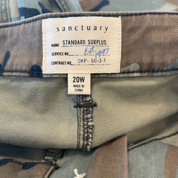 Sanctuary Camo Pants - Picture 8 of 9